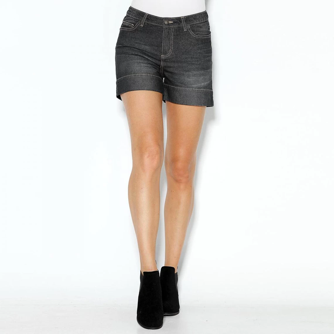 Short En Jean Coupe 5 Poches Bas à Revers Femme - Noir | 3 SUISSES 3 Short En Jean Coupe 5 Poches Bas à Revers Femme - Noir | 3 SUISSES