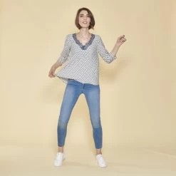 Blouse Asymétrique Imprimée Col V Dentelle Manches 3/4 Femme - Imprimé Écru | 3 SUISSES 7 Blouse Asymétrique Imprimée Col V Dentelle Manches 3/4 Femme - Imprimé Écru | 3 SUISSES -Chic Femme Soldes blouse asymetrique imprimee col v dentelle manches 34 femme imprime cru 1051993 1140x1140