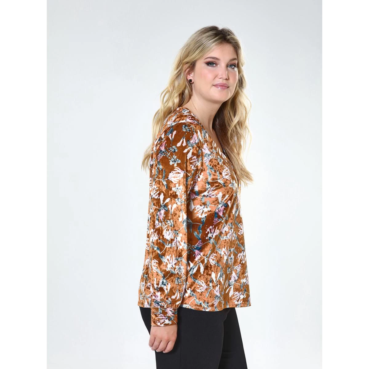 Blouse En Velours élastique à Manches Longues | Blouse 3 SUISSES 4 Blouse En Velours élastique à Manches Longues | Blouse 3 SUISSES – Image 2