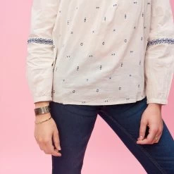 Blouse Froncée Manches Longues Broderie Femme - Beige | 3 SUISSES -Chic Femme Soldes blouse froncee manches longues broderie femme beige 876415 3 1140x1140