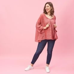 Blouse Col V Avec Application De Dentelle Klauda | 3 SUISSES 8 Blouse Col V Avec Application De Dentelle Klauda | 3 SUISSES -Chic Femme Soldes blouse manches 34 col v a dentelle 1178265 1140x1140