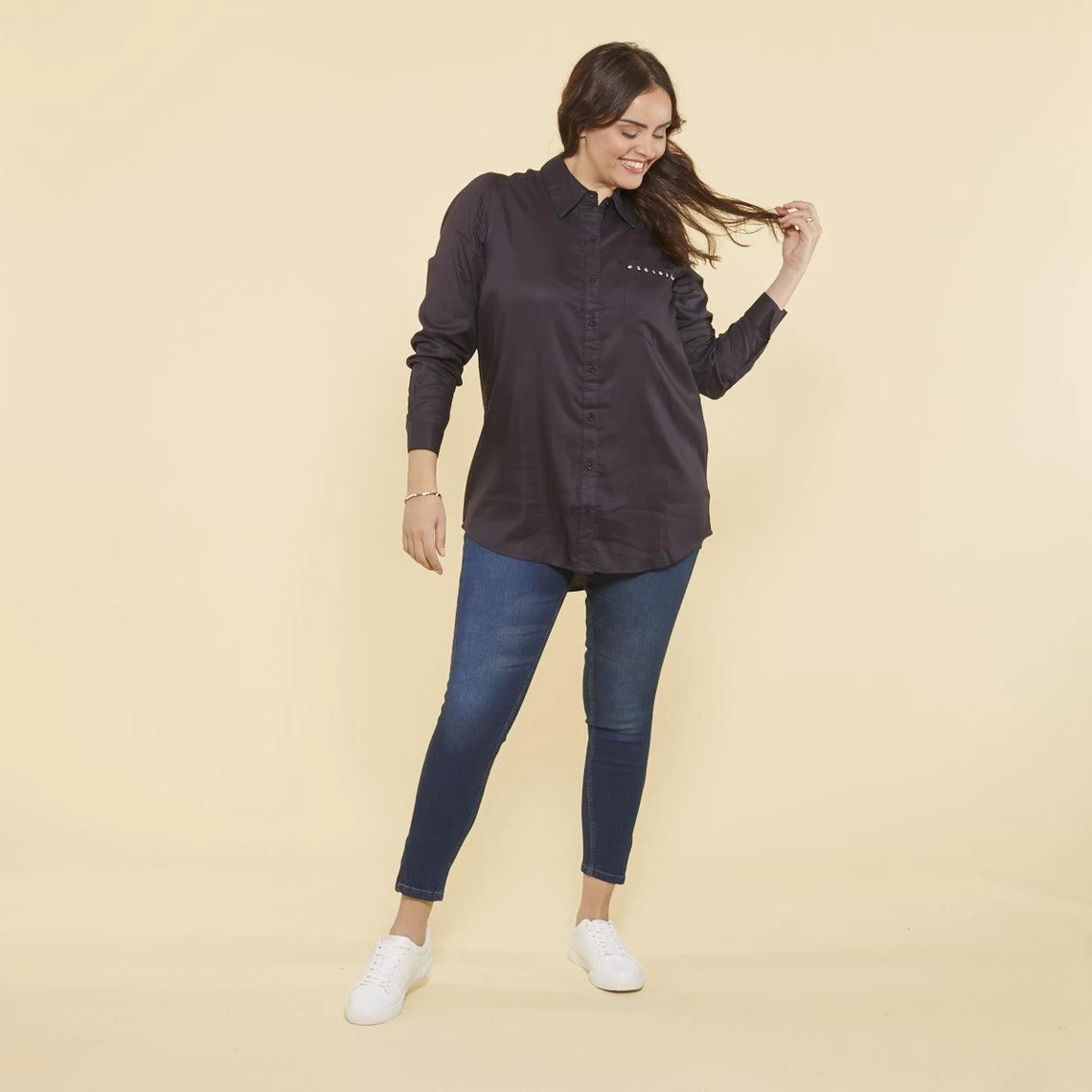 Chemise Asymétrique Manches Longues Broderie Dos Grandes Tailles Femme - Gris | 3 SUISSES 6 Chemise Asymétrique Manches Longues Broderie Dos Grandes Tailles Femme - Gris | 3 SUISSES – Image 4