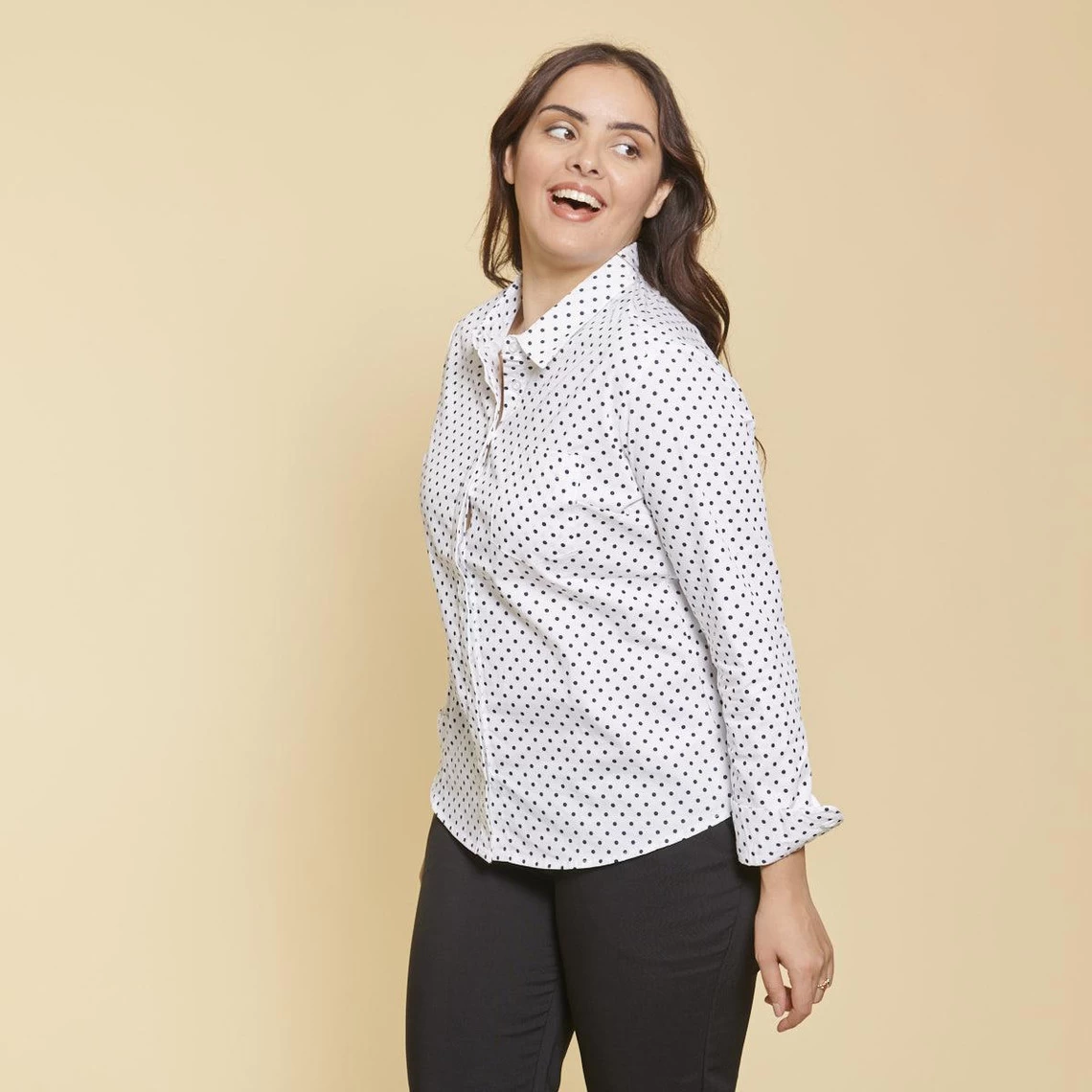 Chemise Manches Longues Bas Arrondi Femme - Blanc Et Bleu | 3 SUISSES 4 Chemise Manches Longues Bas Arrondi Femme - Blanc Et Bleu | 3 SUISSES – Image 2