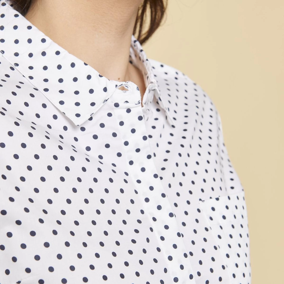 Chemise Manches Longues Bas Arrondi Femme - Blanc Et Bleu | 3 SUISSES 6 Chemise Manches Longues Bas Arrondi Femme - Blanc Et Bleu | 3 SUISSES – Image 4