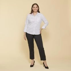 Chemise Manches Longues Bas Arrondi Femme - Blanc Et Bleu | 3 SUISSES 11 Chemise Manches Longues Bas Arrondi Femme - Blanc Et Bleu | 3 SUISSES -Chic Femme Soldes chemise manches longues bas arrondi femme pois bleu 937617 1140x1140