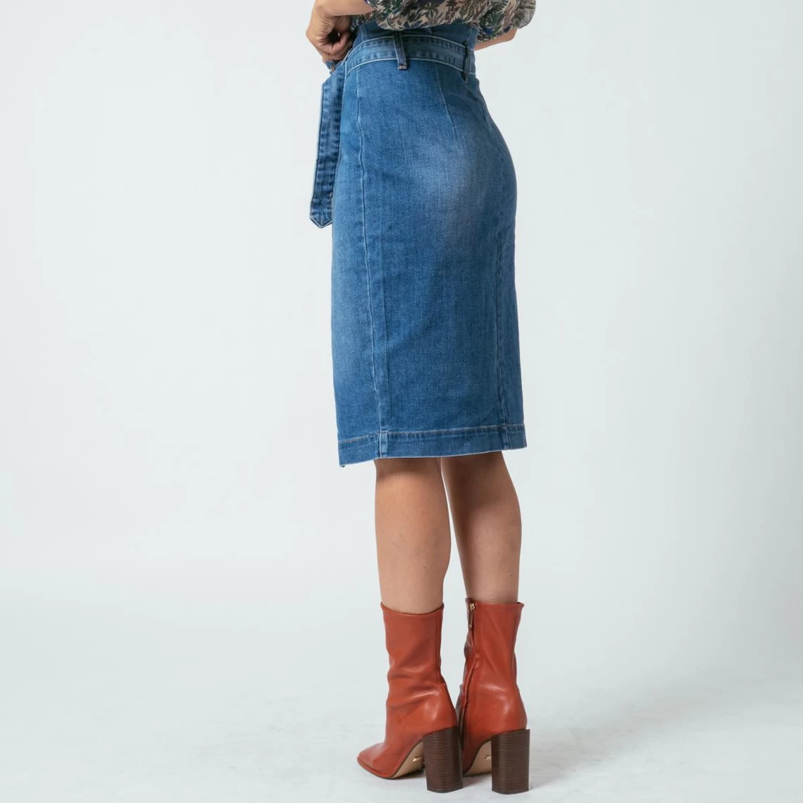 Jupe Denim Boutonné Tess | Jupe Mi-longue 3 SUISSES 6 Jupe Denim Boutonné Tess | Jupe Mi-longue 3 SUISSES – Image 4