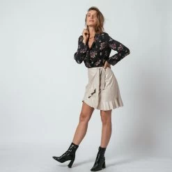 Jupe En Simili à Volants Jackie | Jupe Courte 3 SUISSES 8 Jupe En Simili à Volants Jackie | Jupe Courte 3 SUISSES -Chic Femme Soldes jupe en simili a volants jackie 1199403 2 1140x1140