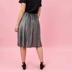 Jupe Longue Plissée Taille élastique Femme - Gris | 3 SUISSES 9 Jupe Longue Plissée Taille élastique Femme - Gris | 3 SUISSES -Chic Femme Soldes jupe longue plissee taille elastique femme gris 877817 3 1140x1140