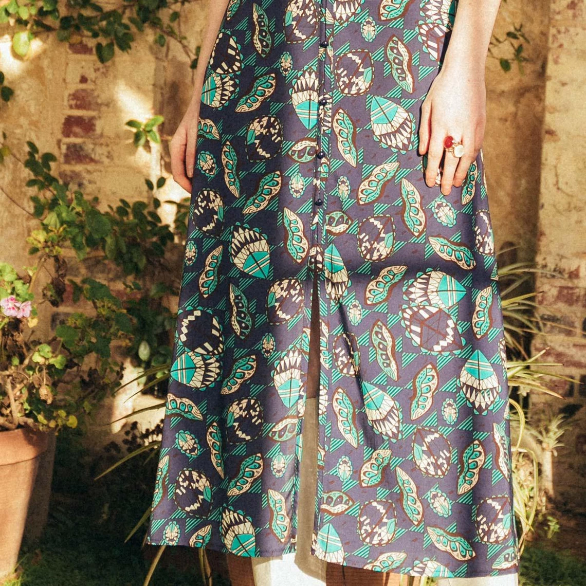 Jupe Mi-longue Boutonnée Caly Réédition | Jupe Mi-longue 3 SUISSES 4 Jupe Mi-longue Boutonnée Caly Réédition | Jupe Mi-longue 3 SUISSES – Image 2