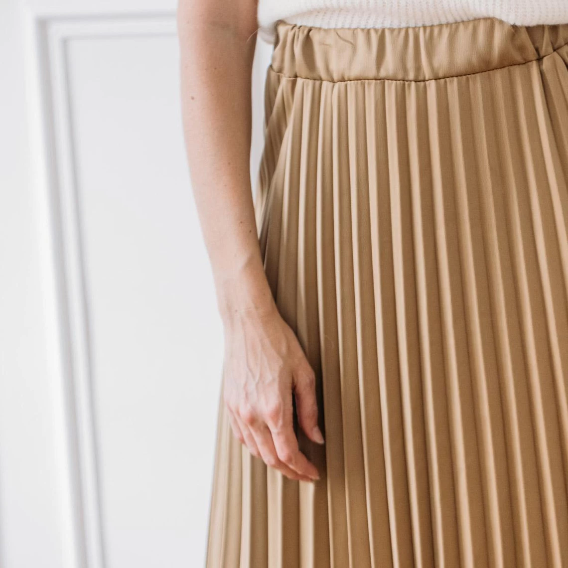 Jupe Midi Plissée Fauve | Jupe Mi-longue 3 SUISSES 4 Jupe Midi Plissée Fauve | Jupe Mi-longue 3 SUISSES – Image 2