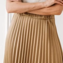 Jupe Midi Plissée Fauve | Jupe Mi-longue 3 SUISSES 9 Jupe Midi Plissée Fauve | Jupe Mi-longue 3 SUISSES -Chic Femme Soldes jupe midi plissee fauve 1181551 4 1140x1140