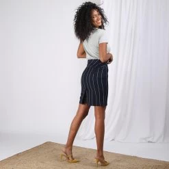Jupe Rayée Coupe Crayon Doublée Fente Dos Femme - Rayé Bleu Marine | 3 SUISSES 7 Jupe Rayée Coupe Crayon Doublée Fente Dos Femme - Rayé Bleu Marine | 3 SUISSES -Chic Femme Soldes jupe rayee coupe crayon doublee fente dos femme raye bleu marine 1052071 2 1140x1140