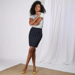 Jupe Rayée Coupe Crayon Doublée Fente Dos Femme - Rayé Bleu Marine | 3 SUISSES 8 Jupe Rayée Coupe Crayon Doublée Fente Dos Femme - Rayé Bleu Marine | 3 SUISSES -Chic Femme Soldes jupe rayee coupe crayon doublee fente dos femme raye bleu marine 1052071 3 1140x1140