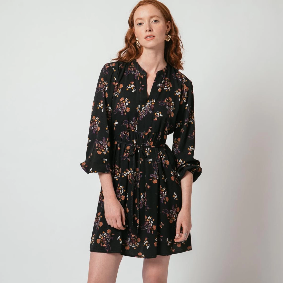 Robe Courte Fleurie Ilona | Robe Courte 3 SUISSES 4 Robe Courte Fleurie Ilona | Robe Courte 3 SUISSES – Image 2