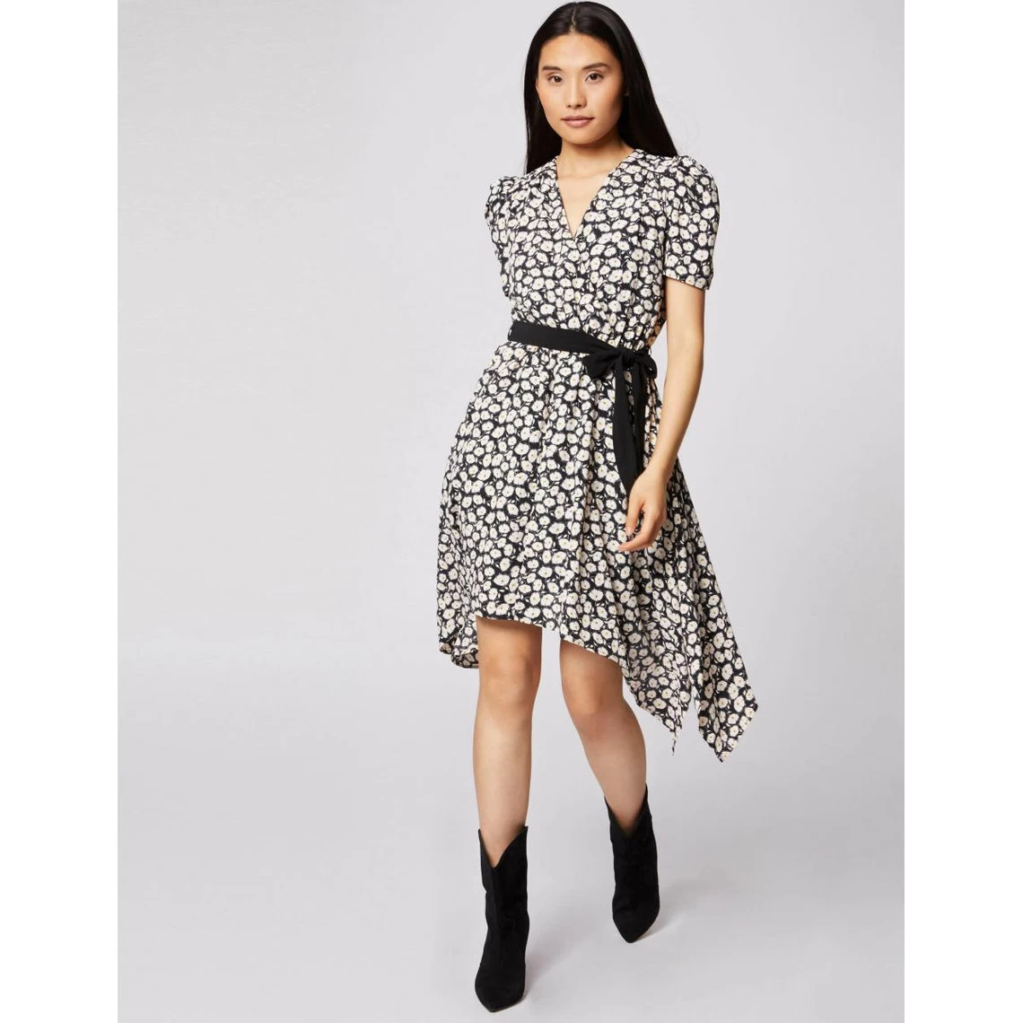 MORGAN Robe évasée Ceinturée Imprimé Floral | Robe Courte 3 SUISSES 4 MORGAN Robe évasée Ceinturée Imprimé Floral | Robe Courte 3 SUISSES – Image 2